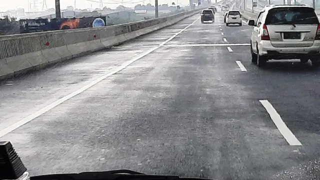 Penampakan tol layang Jakarta-Cikampek saat Liputan6.com menyusurinya, Selasa (17/12/2019). (Liputan6.com/Ady Anugrahadi)