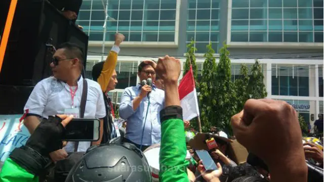 Demo Grab di Surabaya