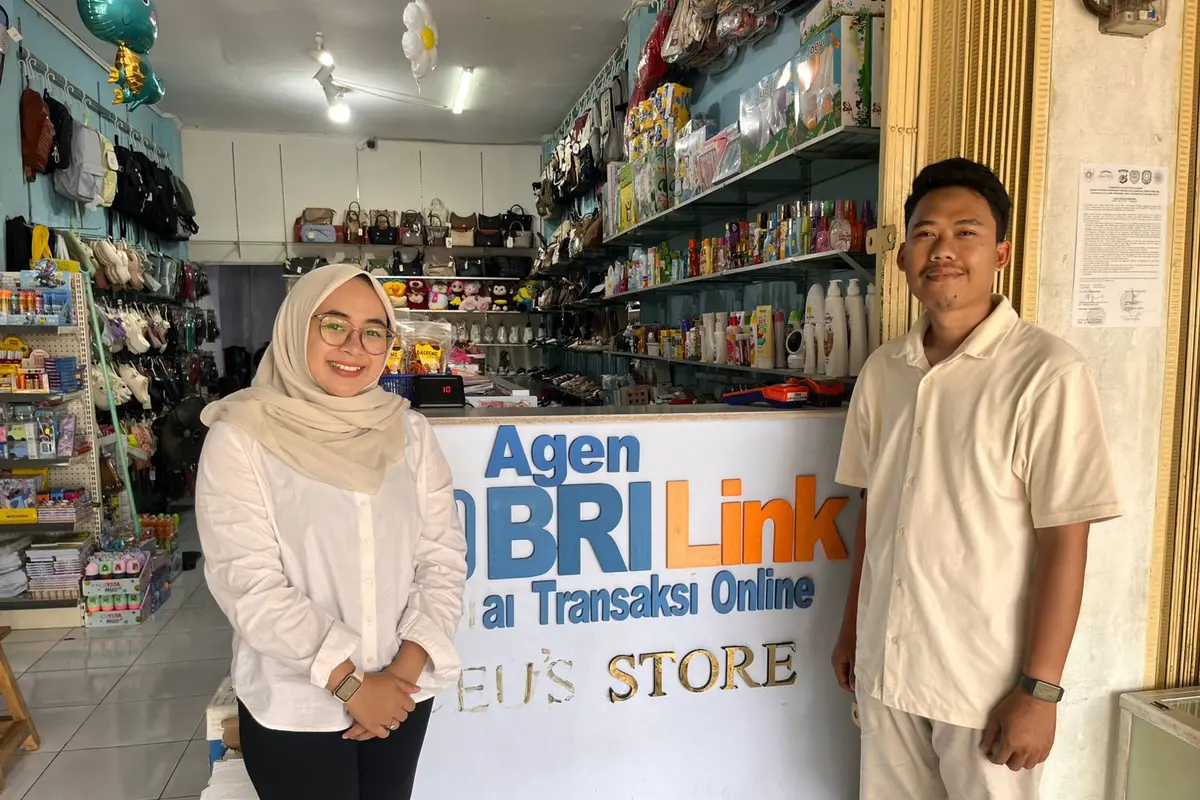 Pasangan suami istri Niseu Susila dan Suryani agen BRILink di Jonggol