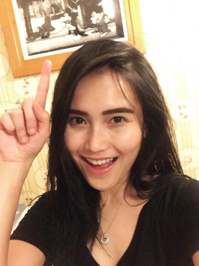 Warna Rambut Ayu Ting Ting Sekarang 