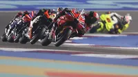 Pembalap&nbsp;Ducati Lenovo Team, Francesco Bagnaia (nomor 1), berhasil meraih podium juara pada MotoGP Qatar 2024 yang berlangsung di Sirkuit Lusail, Doha, Senin (11/3/2024) dini hari WIB.&nbsp;(AP Photo/Hussein Sayed)
