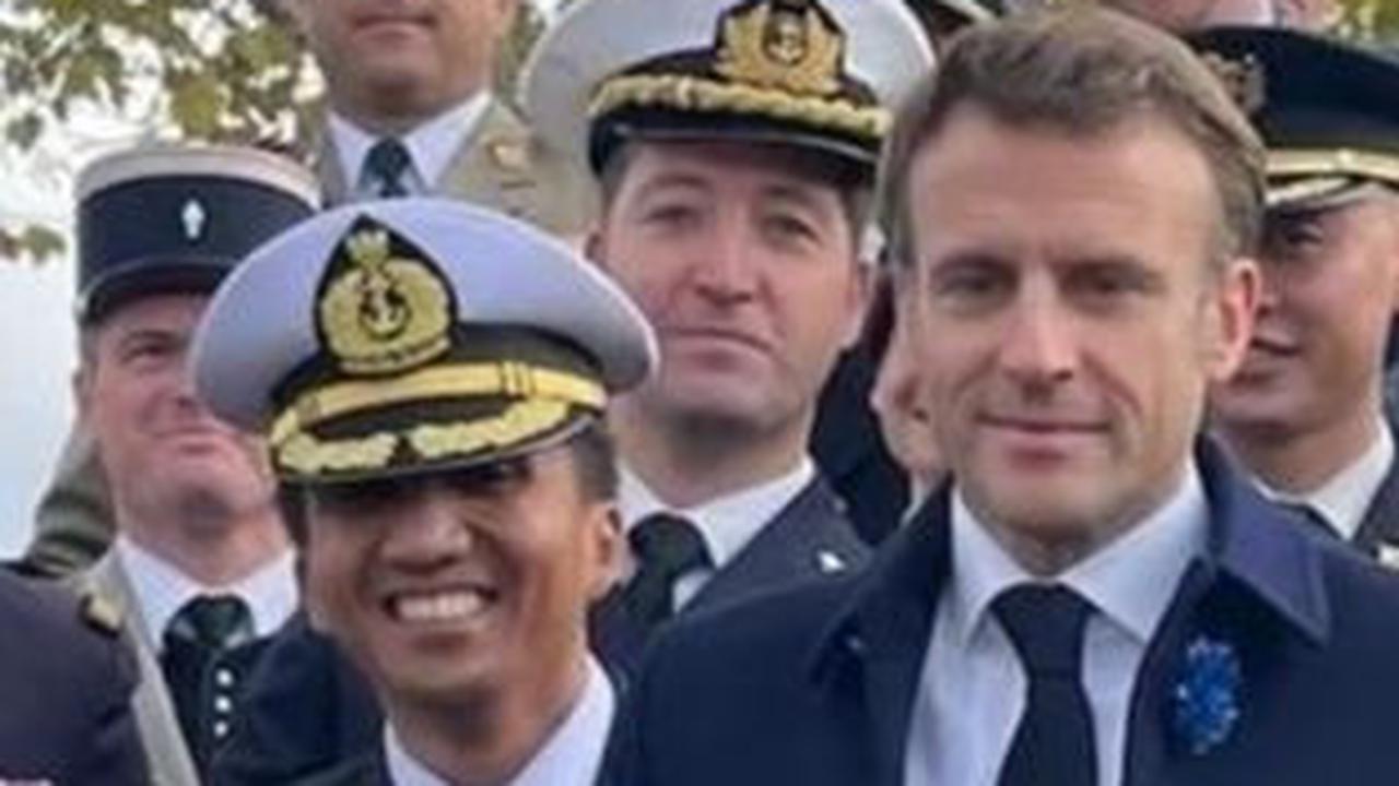 Mayor Akhmad Sen Sagutra jadi Pilot TNI AL Pertama Terbangkan Jet Tempur Rafale di Langit Eropa, Sosoknya Sampai Disalami Presiden Macron