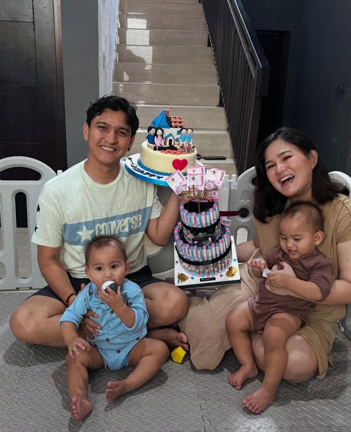 Jarang Tampil di Publik, Masayu Clara Pamer Momen Hangat Bareng Suami dan Anak Kembar