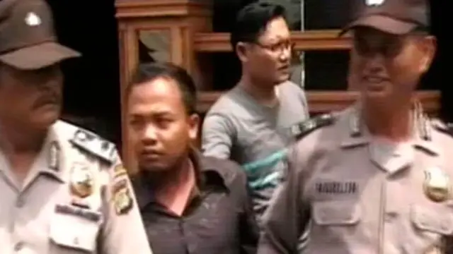 Razia Preman, Polisi Sita Puluhan Botol Miras
