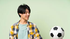 Biar Nggak Bau Setelah Pertandingan, Ini Rutinitas Grooming Pria yang Perlu Dilakukan