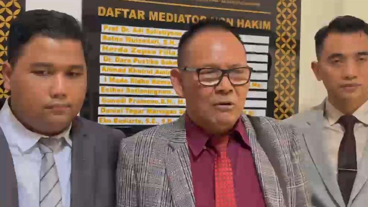 Respons Keras Kubu Jokowi Usai Penggugat Ijazah Minta Cabut Perkara