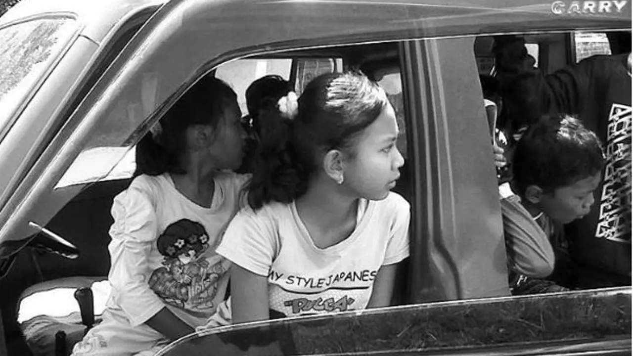 5 Awkward Moment yang Biasa Terjadi di Transportasi Umum