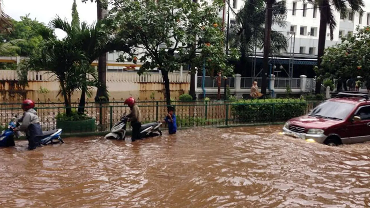 banjir-jakut-140117b.jpg