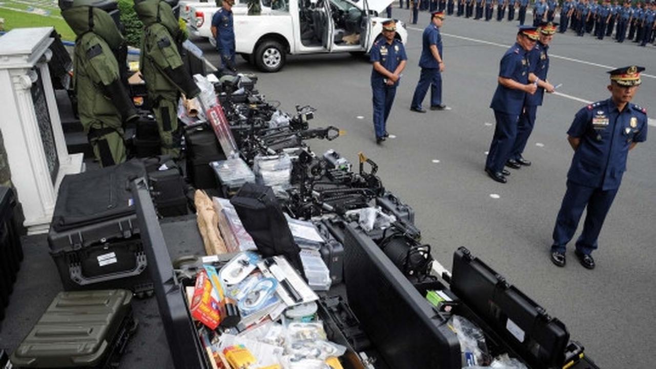 Penyiraman air suci senjata pengamanan KTT APEC Filipina