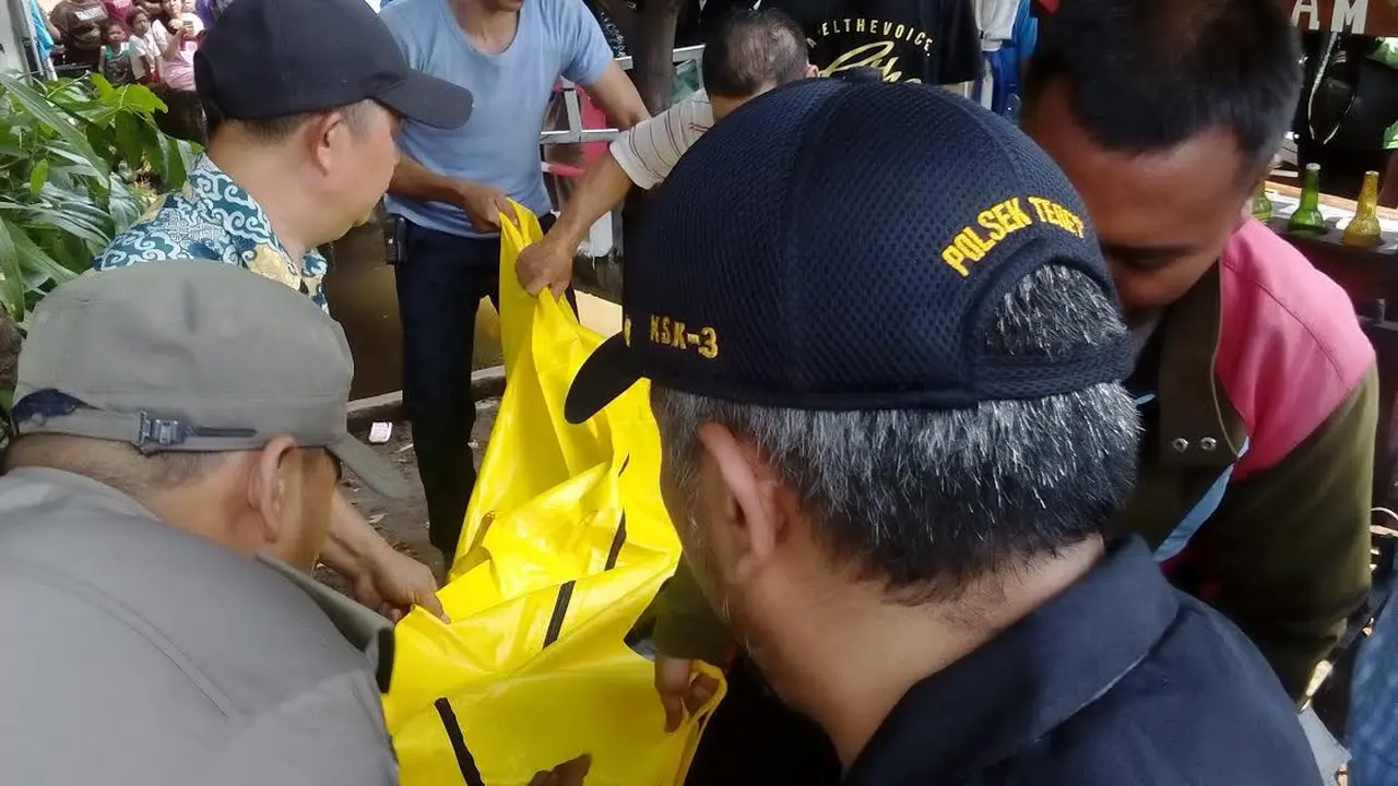 Penemuan jenazah di sungai samping Universitas Sahid, Tebet, Jakarta Selatan