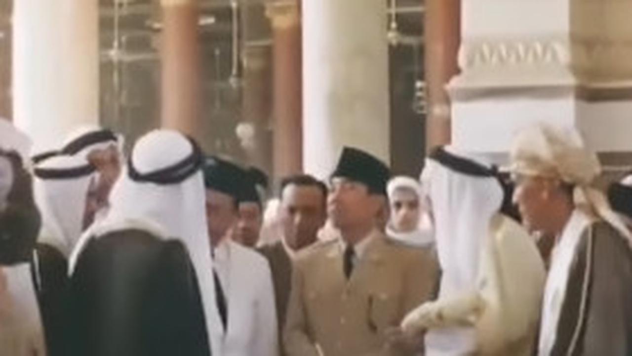 Video Soekarno ke Mekkah Tahun 1955 saat Renovasi Masjidil Haram, Gagah Banget Kumpul Bareng Raja Arab