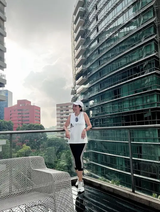 Walaupun sedang berlibur, akan tetapi Lies tetap rajin melakukan olahraga. (Foto: instagram.com/lies1801)