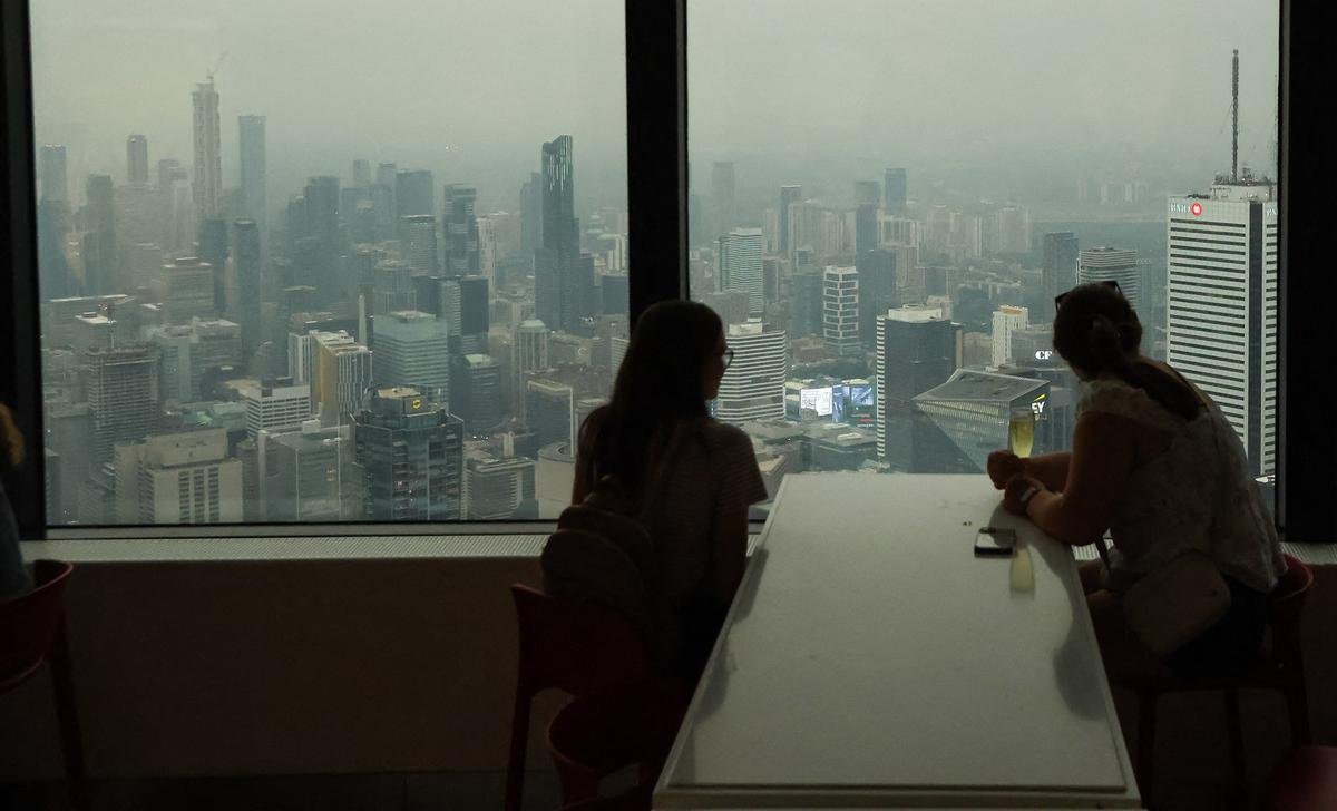 Ngerinya Langit Kota Toronto Berubah Kekuningan akibat Asap Kebakaran Hutan