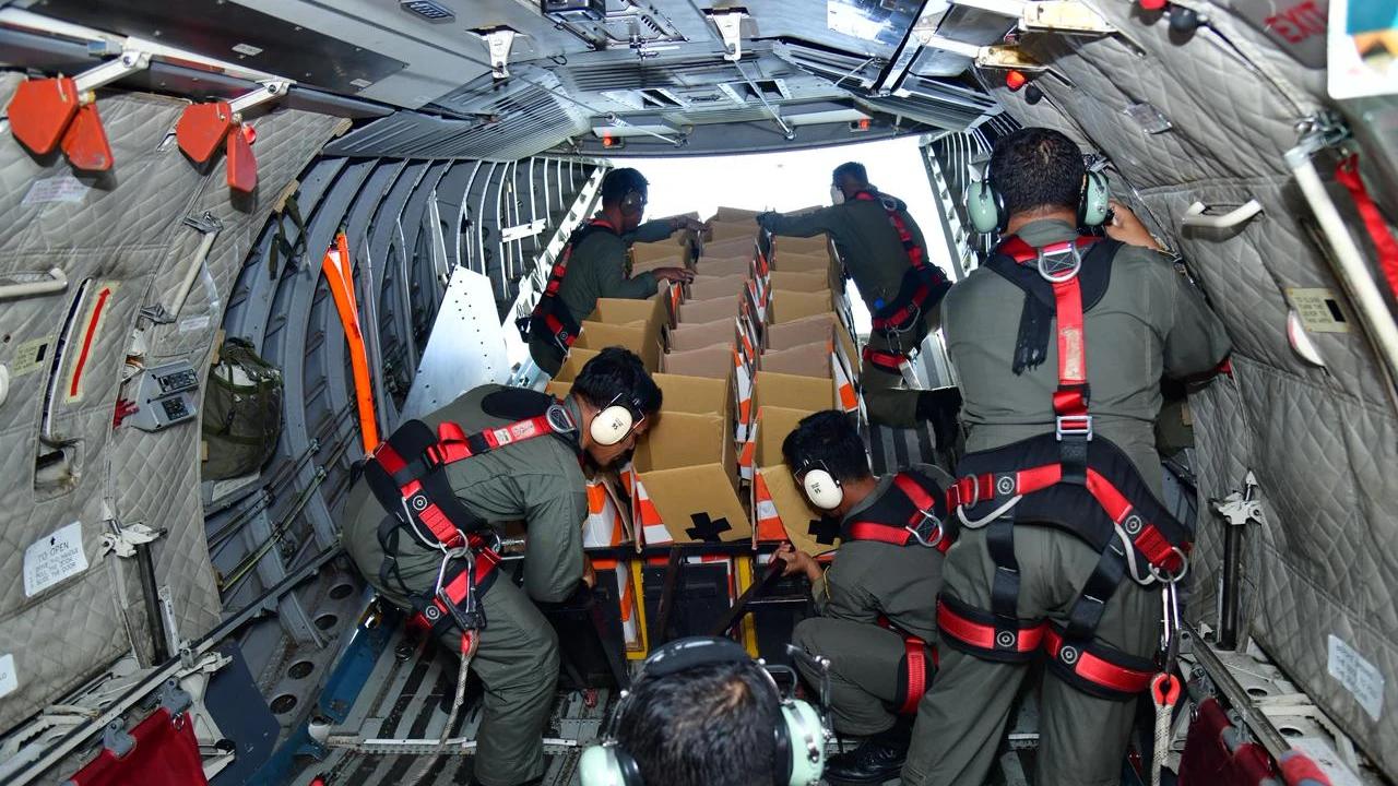 Akses Jalur Darat Terputus, Satgas Penanggulangan Bencana Sumatera Bakal Distribusi Bantuan dengan Metode Heli Box