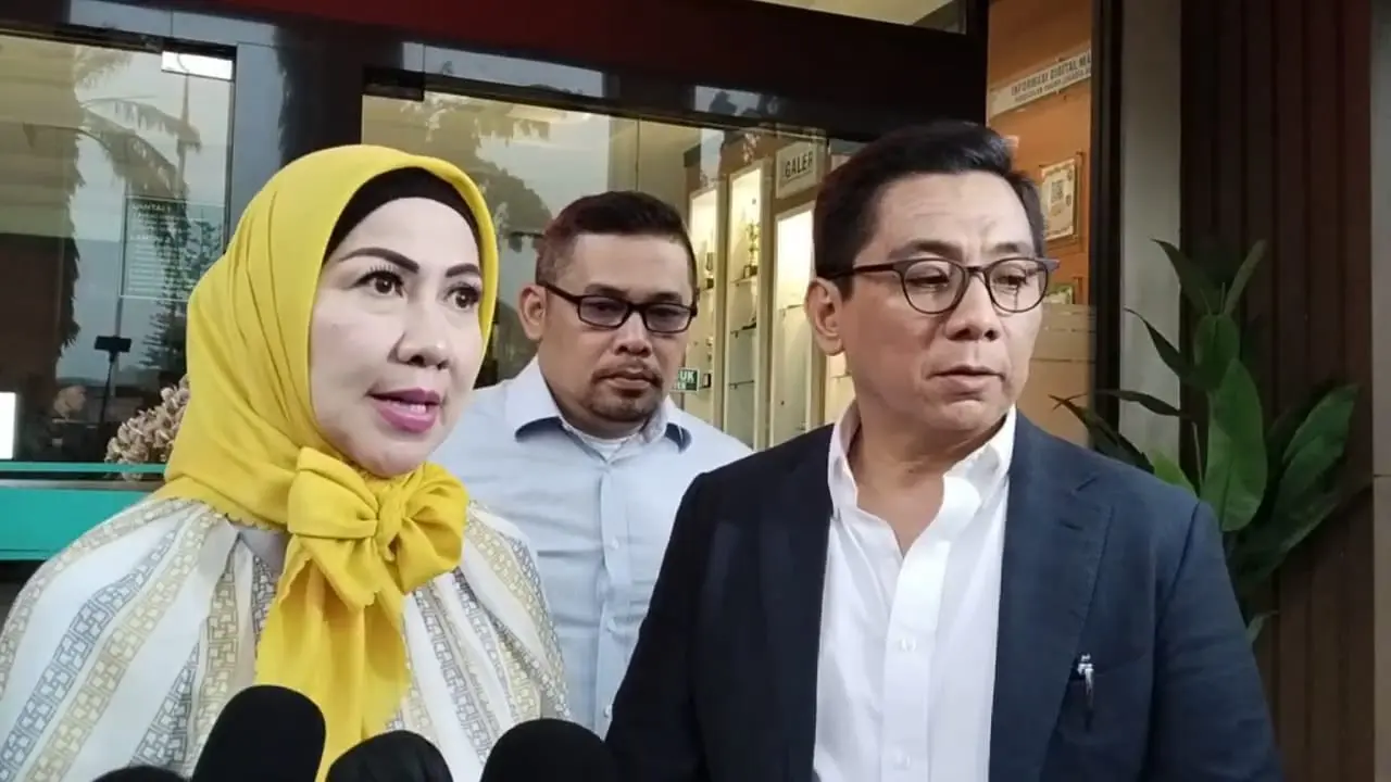 Venna Melinda di Pengadilan Agama Jakarta Selatan, Selasa (19/11/2024). (Liputan6.com/M Altaf Jauhar)