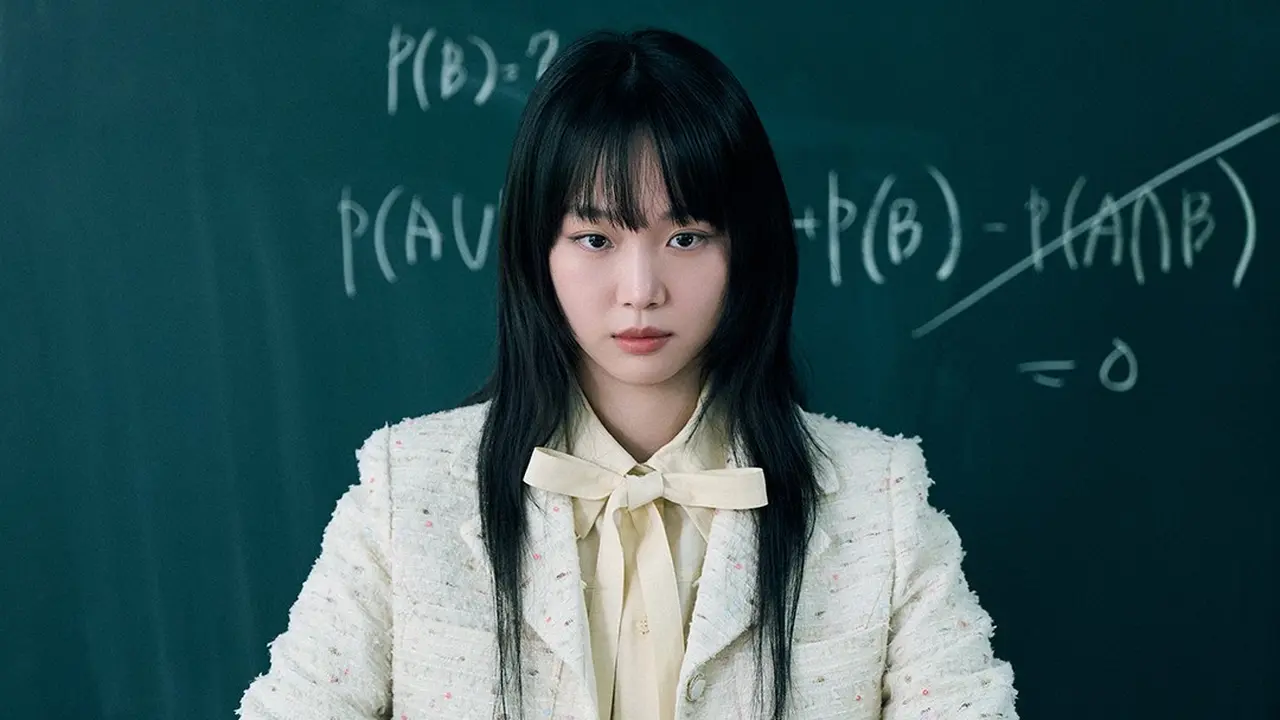 Jin Ki Joo dalam  Teach You A Lesson. (Netflix via Soompi)