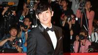 Lee Joon yang merupakan mantan personel MBLAQ mengungkapkan dirinya tak sakit hati meski dikalahkan aktor tampan Im Siwan.