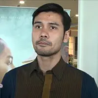 Chicco Jerikho tidak mengetahui bahwa empat film yang ia mainkan dirilis secara bersamaan pada bulan Februari. Sering diledek bahwa bulan ini akan menjadi Chicco Jerikho Film Festival, ia pun takut penonton akan bosan dengan wajahnya di bioskop.