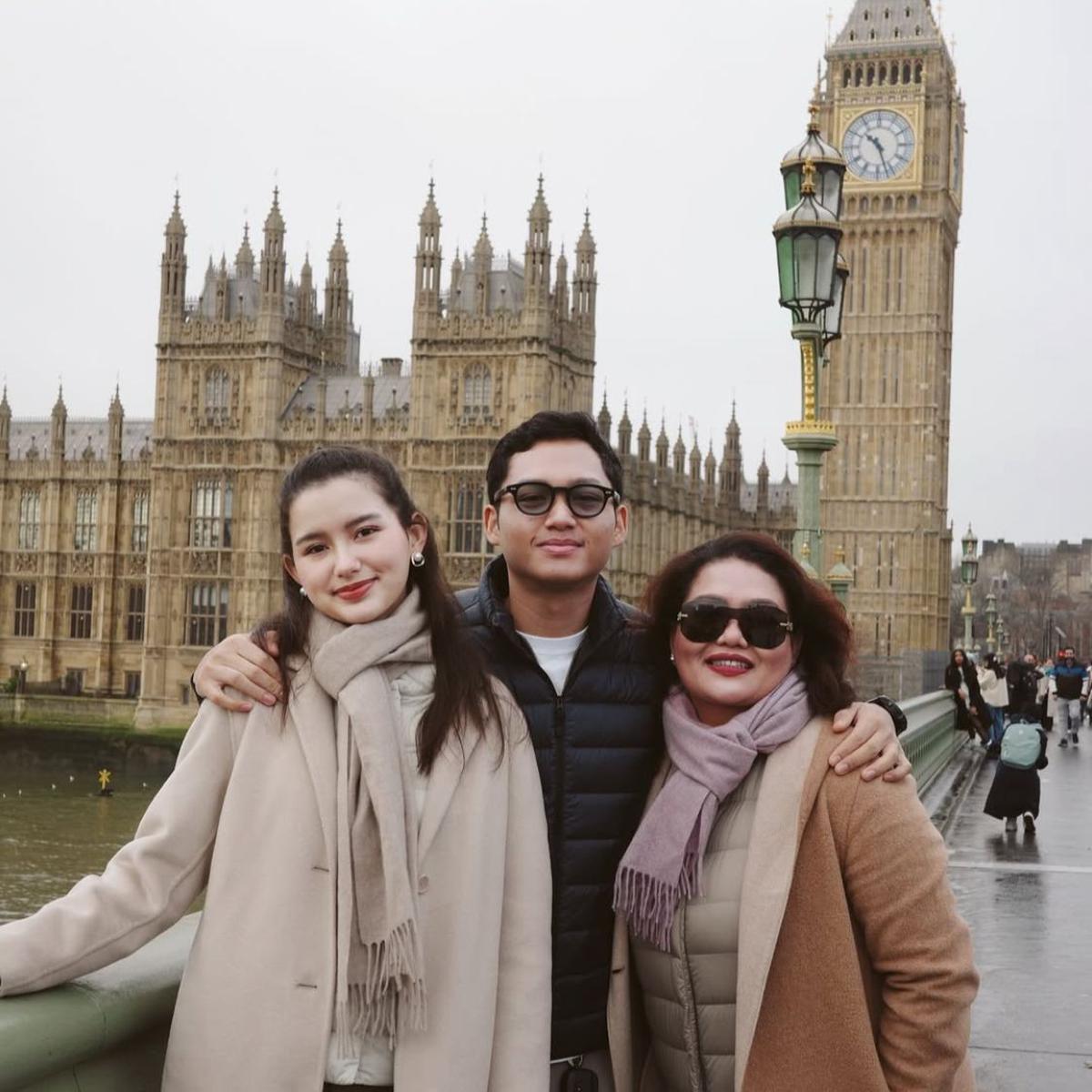London Jadi Saksi Romansa Azriel Hermansyah dan Sarah Menzel, Ini Reaksi Netizen