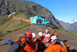 Pendaki Malaysia Jatuh di Rinjani (AntaraNews)