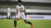 Chelsea kabarnya tinggal bernegosiasi biaya transfer Jules Kounde dengan Sevilla setelah menyetujui persyaratan pribadi dari sang pemain. (AFP/Ina Fassbender)