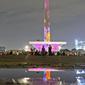 Gambar menghiasi Tugu Monumen Nasional (Monas) saat berlangsung pertunjukan video mapping di Jakarta, Minggu (22/12/2019). Acara ini berlangsung di pelataran barat Tugu Monas pada 22-31 Desember 2019. (Liputan6.com/Herman Zakharia)