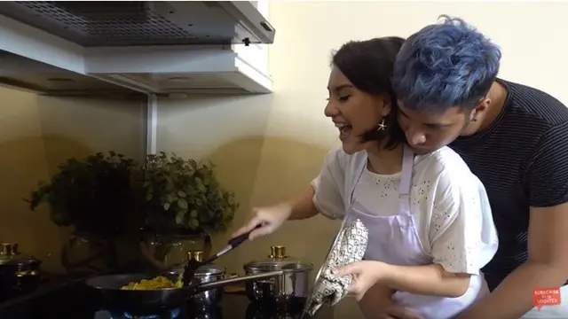 Begini Momen Pertama Kali Irish Bella Masak Buat Ammar Zoni, Istri Idaman