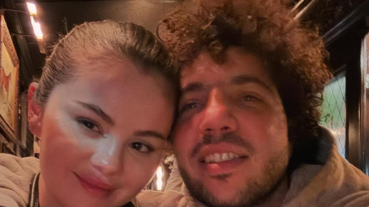 Selena Gomez dan Benny Blanco Dikabarkan Beli Rumah Mewah Seharga USD35 Juta di Beverly Hills