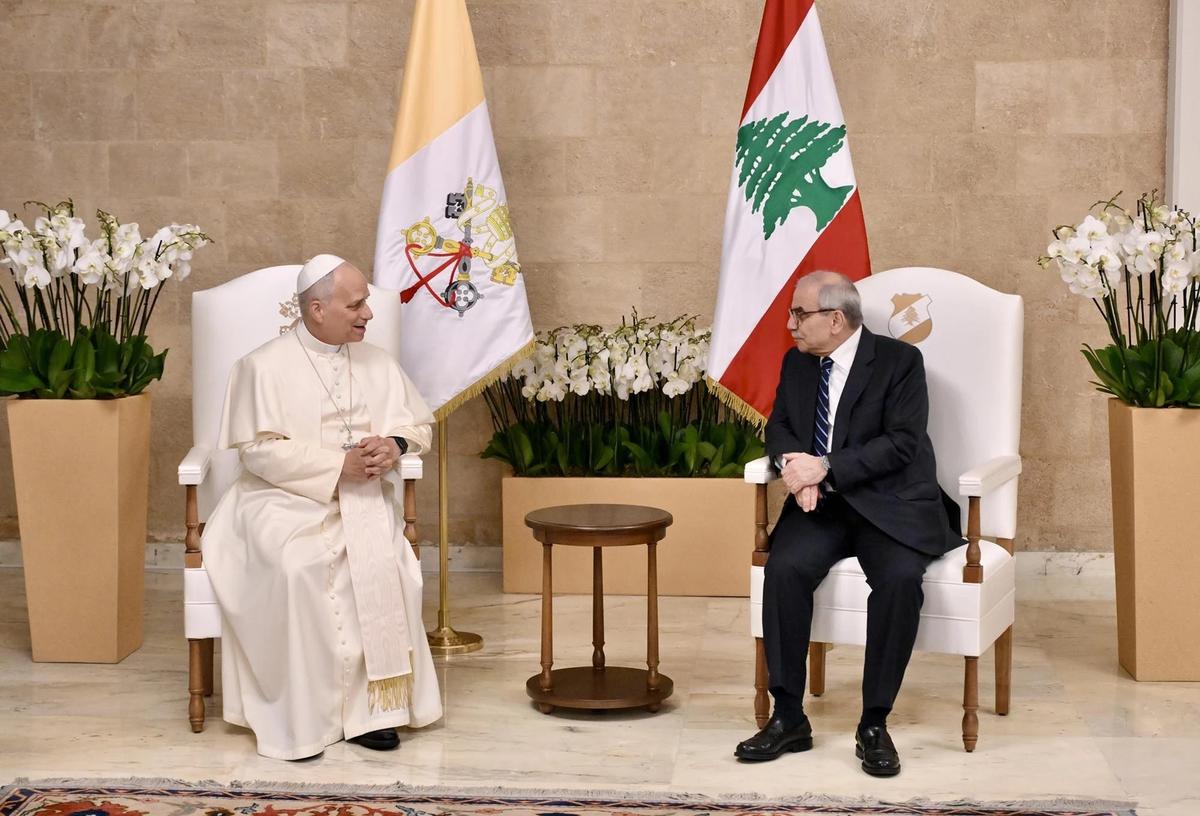 FOTO: Disambut Ribuan Warga, Paus Leo XIV Mulai Misi Perdamaian di Lebanon