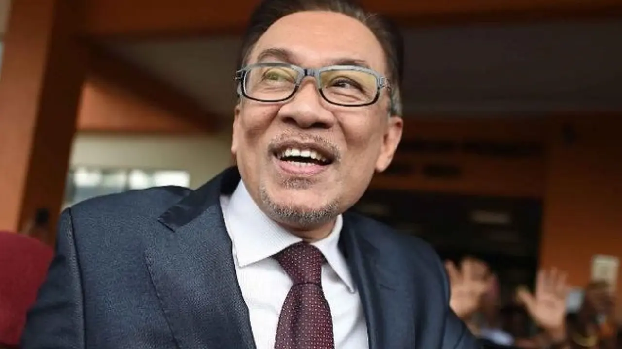 Anwar Ibrahim.