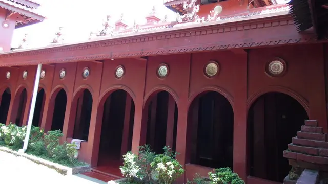 Bisikan Gaib di Balik Pembangunan Masjid Bata Merah Cirebon