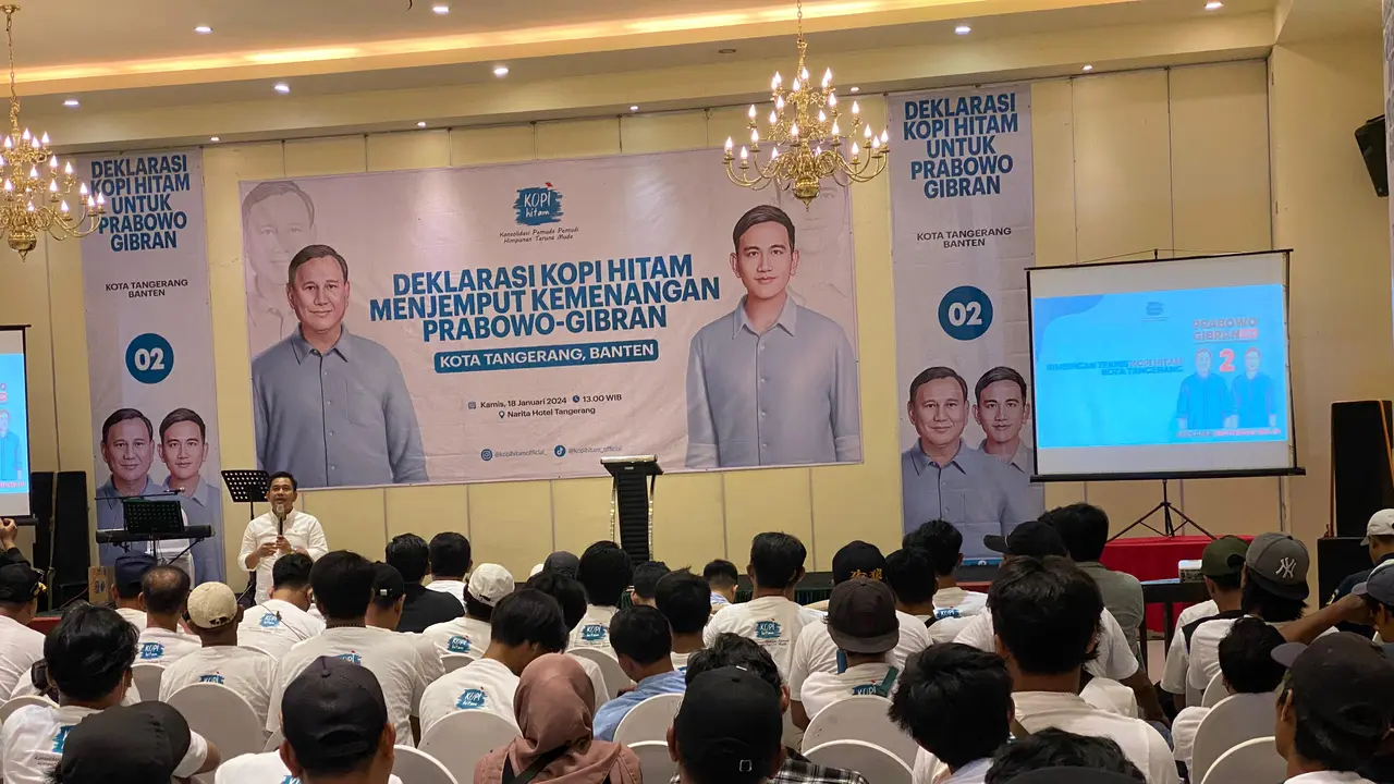 Relawan Konsolidasi Pemuda-Pemudi Himpunan Taruna Muda (Kopi Hitam) Kota Tangerang, Banten memberikan dukungan tulus kepada pasangan calon presiden (capres) dan calon wakil presiden (cawapres) Prabowo Subianto-Gibran Rakabuming Raka.