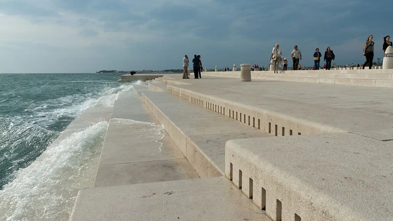 Unik, Pantai Ini Hasilkan Suara Seperti Organ