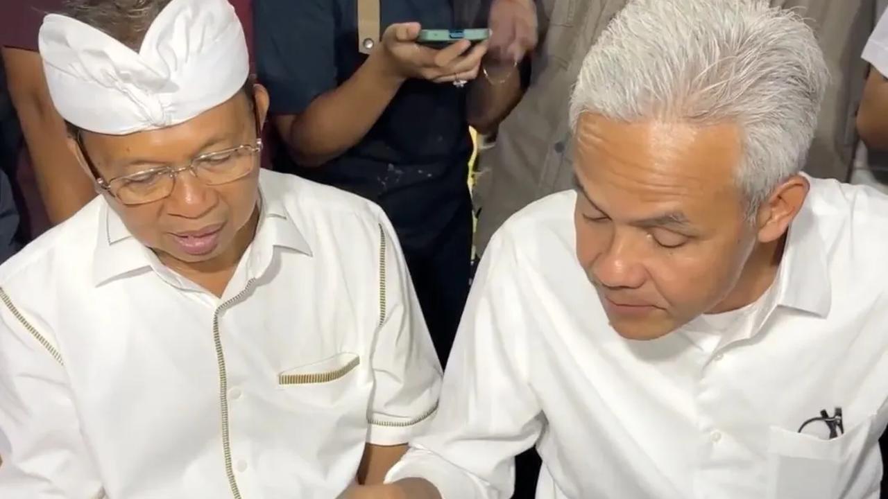 Sementara, Ganjar mengaku selalu senang ketika makan di pasar, terutama makan nasi jinggo. Dengan makan di pasar, Ganjar bisa berinteraksi dengan banyak masyarakat.&nbsp;