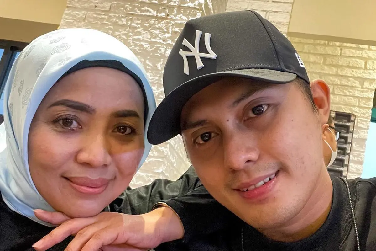 [Fimela] Muzdalifah dan Fadel Islami