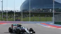 GP Rusia: Rosberg Pole Position, Rio Start di Posisi 21
