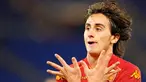 AS Roma's midfielder Alberto Aquilani celebrates after scoring against Reggina during their Serie A football match at Olympic stadium in Rome on September 20, 2008. AFP PHOTO / VINCENZO PINTO