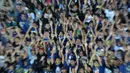 Dukungan Ribuan Bobotoh saat Persib Bandung melawan Persipura pada laga Torabika SC 2016 di Stadion Si Jalak Harupat, Bandung, (12/11/2016). (Bola.com/Nicklas Hanoatubun)