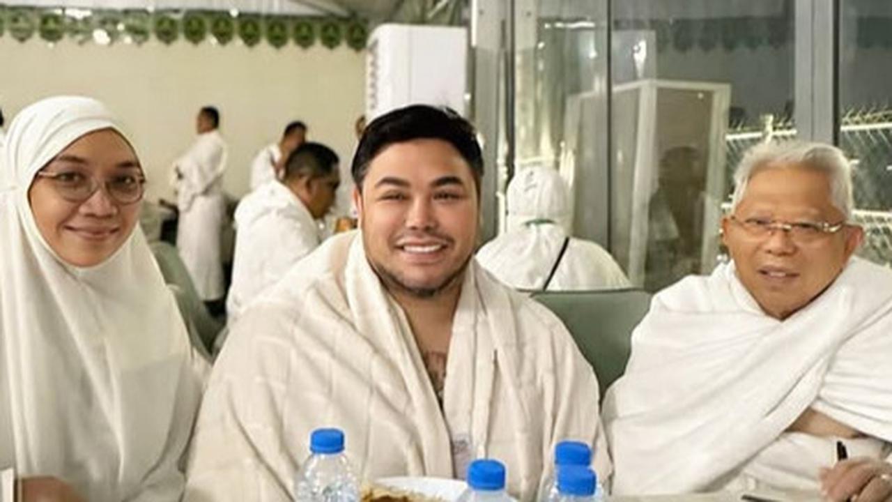Potret Bahagia Ivan Gunawan Ibadah Haji Bareng Ma'ruf Amin, Cium Tangan Hingga Singgung Soal Protokoler