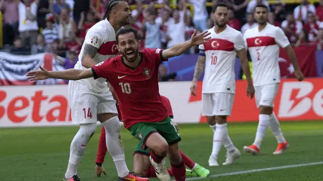Foto: Cristiano Ronaldo Kembali Cetak Assist Kontra Turki, Portugal Jadi Tim Ketiga yang Melaju ke Babak 16 Besar Euro 2024