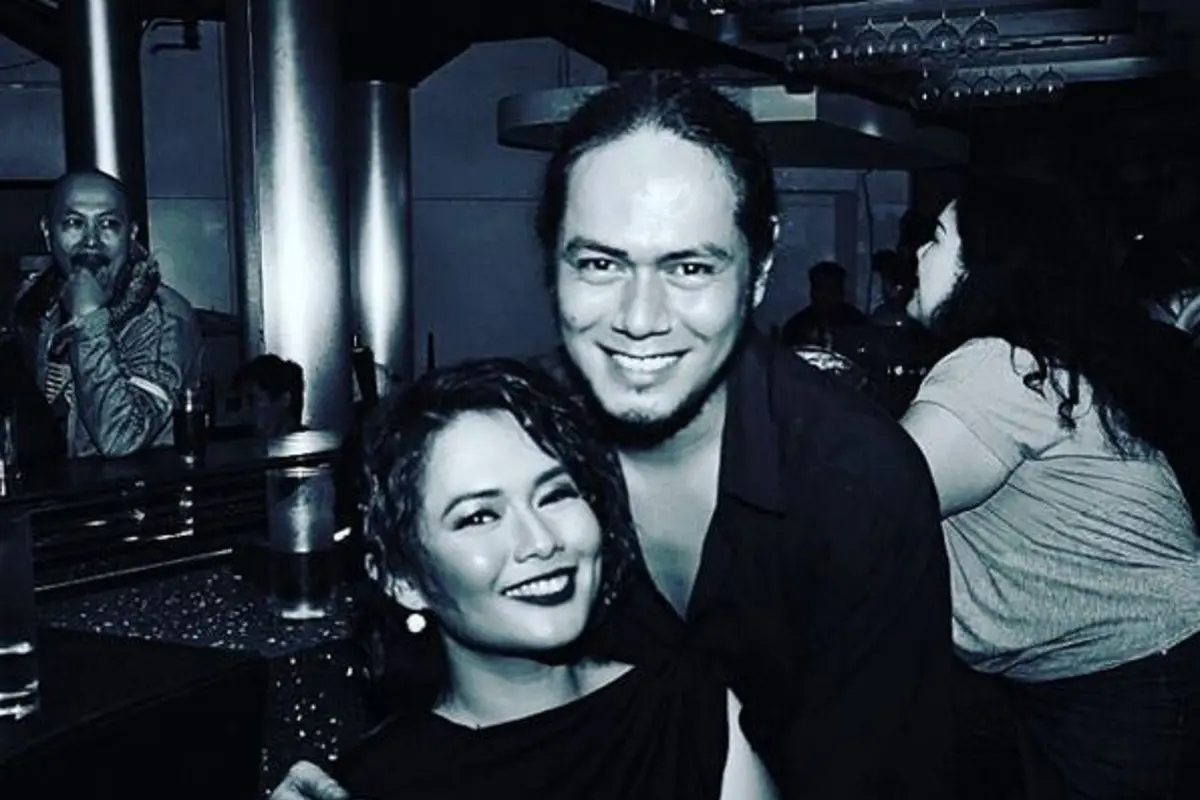 [Bintang] Dea Mirella dan Roy Hasby