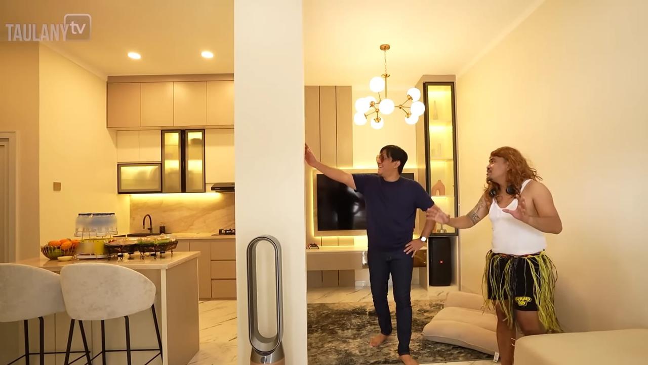 Potret Rumah Baru Ebel Cobra Usai Direnovasi, Tampak Minimalis dan Mewah