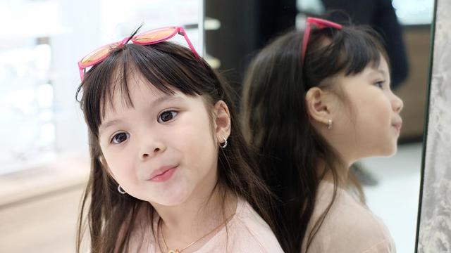 7 Potret Gempi Berkacamata, Masih 4 Tahun Alami Minus dan Silinder