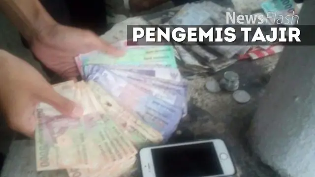 Suku Dinas Sosial Jakarta Pusat menangkap Irfan (28), saat tengah mengemis di Jembatan Penyeberangan Orang (JPO) Sarinah, MH Thamrin, Jakarta Pusat. Petugas menemukan uang Rp 1 juta dan dua smartphone canggih dari tangan Irfan.