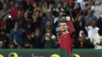 Cristiano Ronaldo mencetak dua gol dalam duel matchday 1 Grup J Kualifikasi Euro 2024 antara Portugal melawan Liechtenstein di Estadio Jose Alvalade, Jumat (24/3/2023). (AP/Armando Franca)