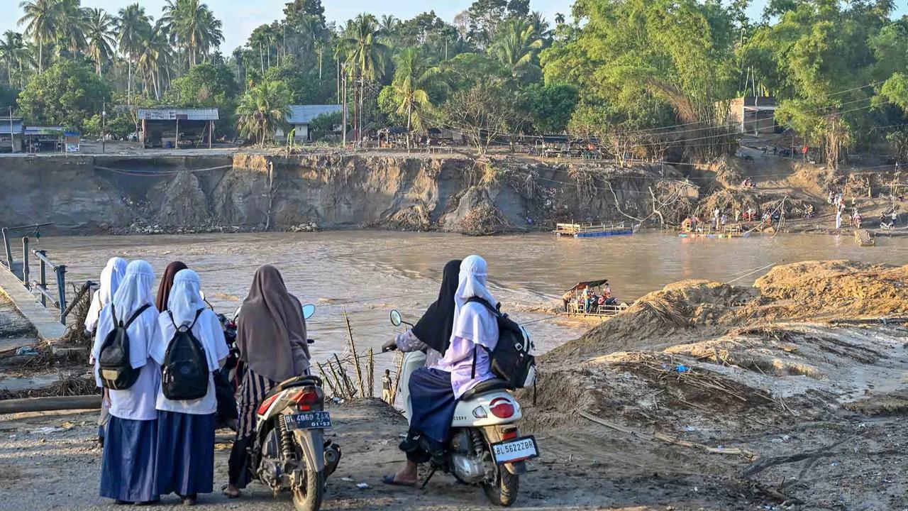 FOTO: FOTO Anak Anak Kembali Bersekolah Pascabencana Di Bireuen Aceh