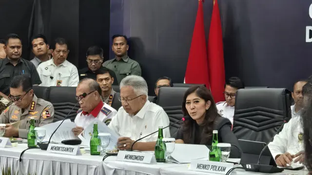 Menkomdigi Meutya Hafid memaparkan upaya Komdigi menutup 104.000 situs judi online untuk memberantas judi online (Liputan6.com/ Agustin Setyo Wardani)