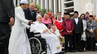 Paus Fransiskus meninggal dunia di usia 88 tahun. Paus Fransiskus merupakan pemimpin pertama Gereja Katolik Roma dari Amerika Latin. (Liputan6.com/Herman Zakharia)