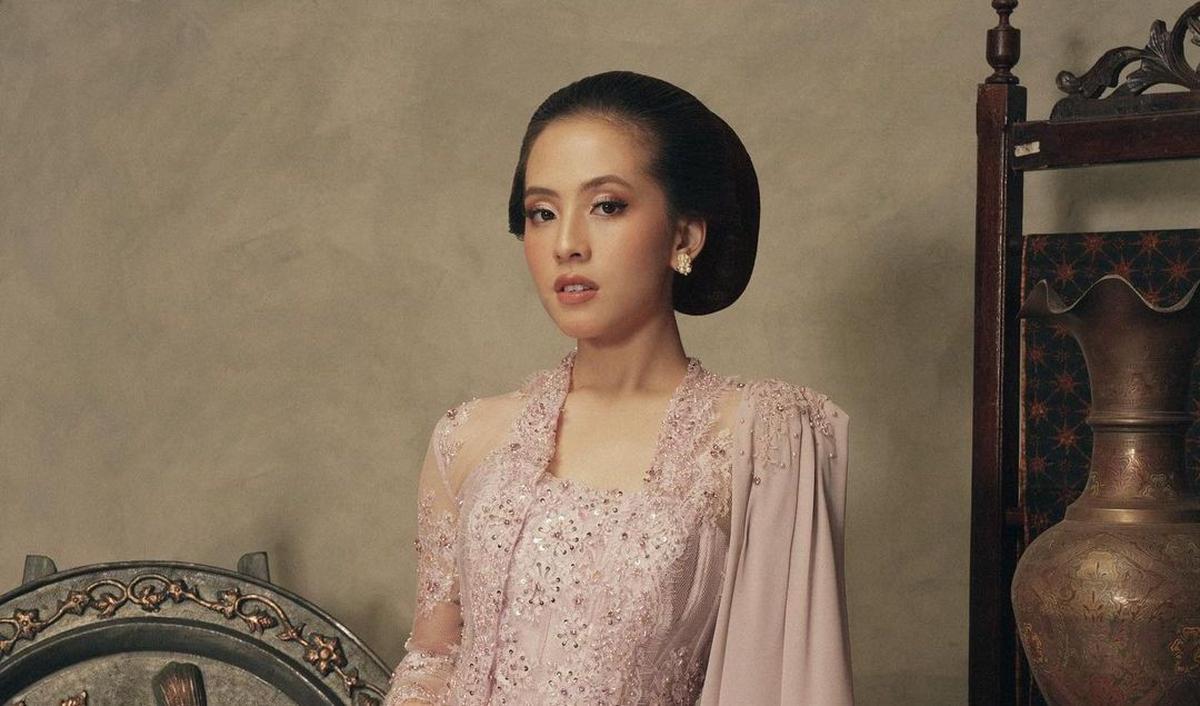 <b>Kebaya Tradisional</b>