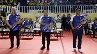 Ketua Harian PP PBSI Alex Tirta, Sekjen PP PBSI Muhammad Fadil Imran, dan Ketua Panitia penyelenggara Raden Prabowo Argo Yuwono dalam acara pembukaan Kapolri Cup Badminton Championships 2024 di GOR Universitas Negeri Jakarta, Rawamangun, Jakarta Timur, Senin (22/7). (foto: PBSI)